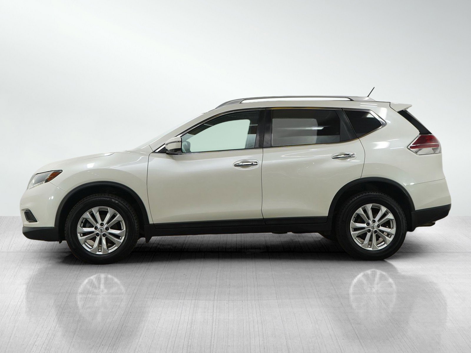 Used 2016 Nissan Rogue SV with VIN 5N1AT2MV2GC843408 for sale in White Bear Lake, Minnesota