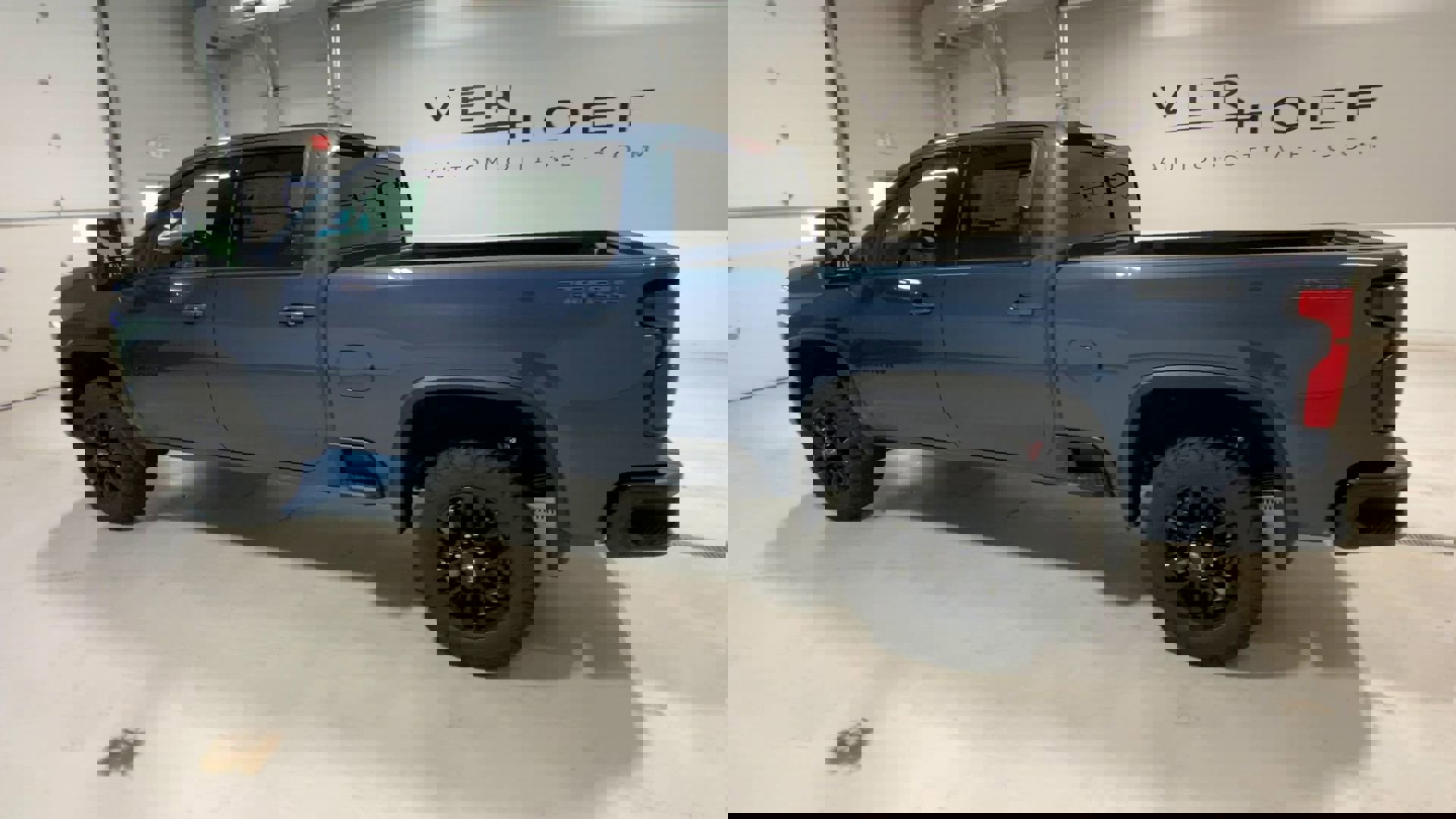 2025 Chevrolet Silverado 2500HD LTZ photo 6