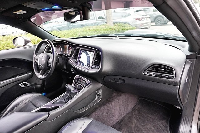 Used 2017 Gray Dodge 392 Hemi Scat Pack Shaker image 9