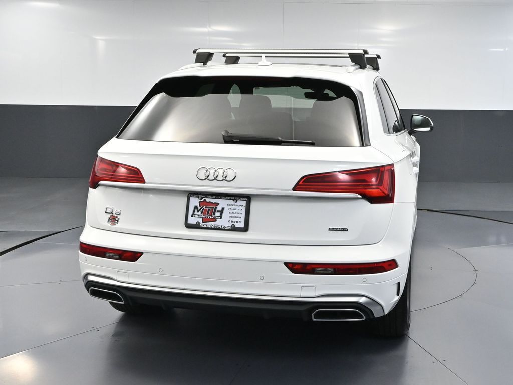 2023 Audi Q5 45 S line Premium Plus photo 2