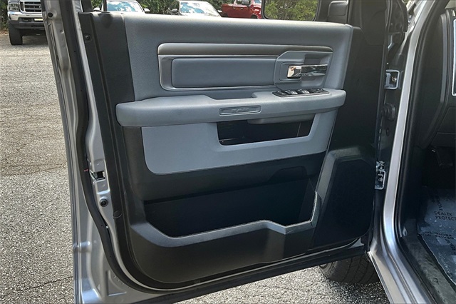 2020 Ram 1500 Classic Warlock photo 17