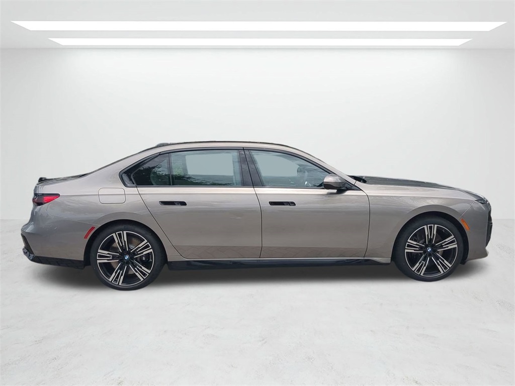 New 2025 Oxide Grey Metallic BMW 760i xDrive image 3