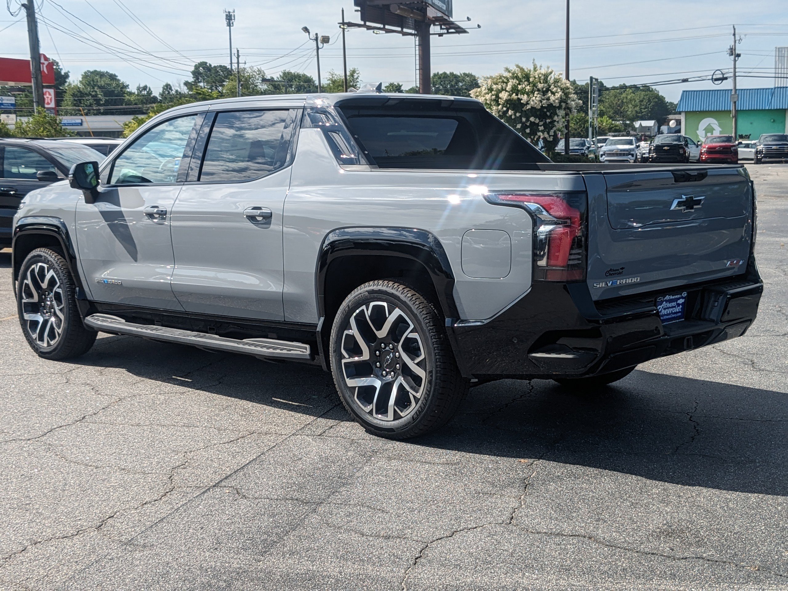 2025 Chevrolet Silverado EV RST photo 6