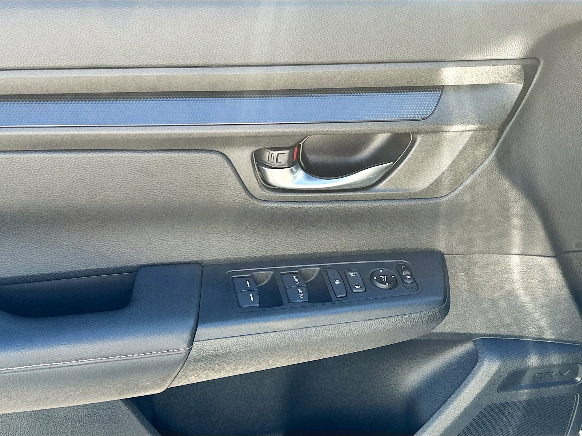 2023 Honda CR-V Hybrid Sport photo 17