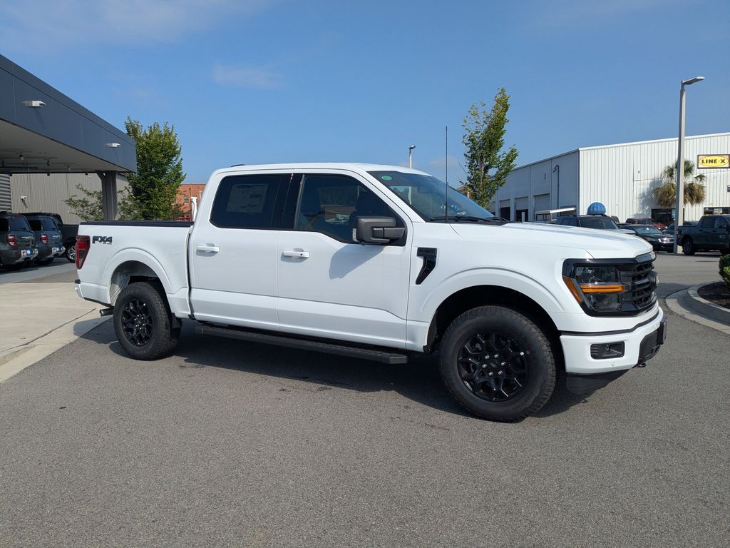 2025 Ford F-150 XLT photo 2