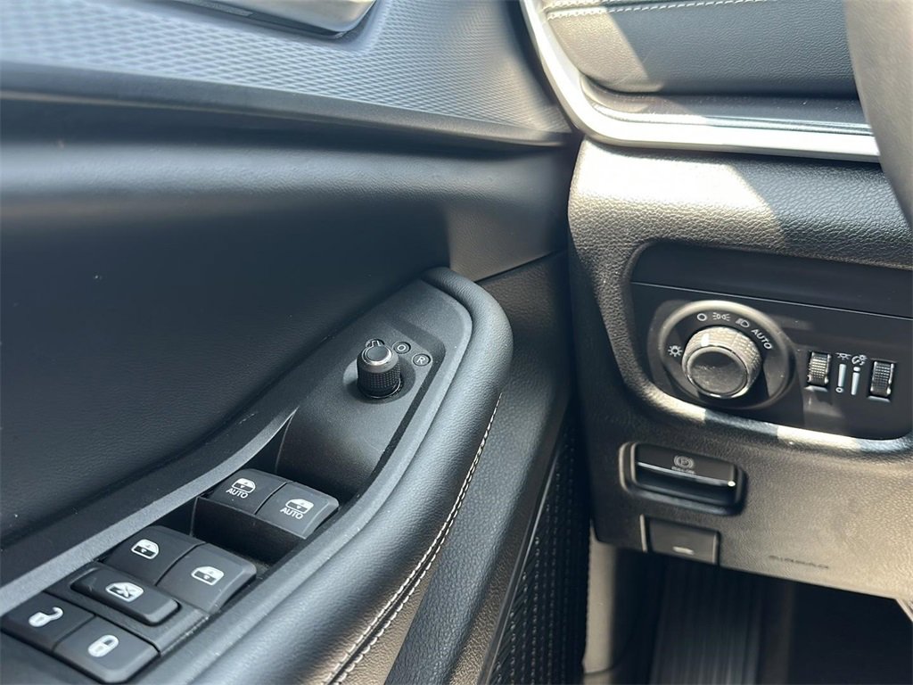 2023 Jeep Grand Cherokee Altitude photo 18