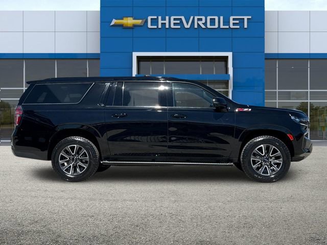 2024 Chevrolet Suburban Z71 photo 2
