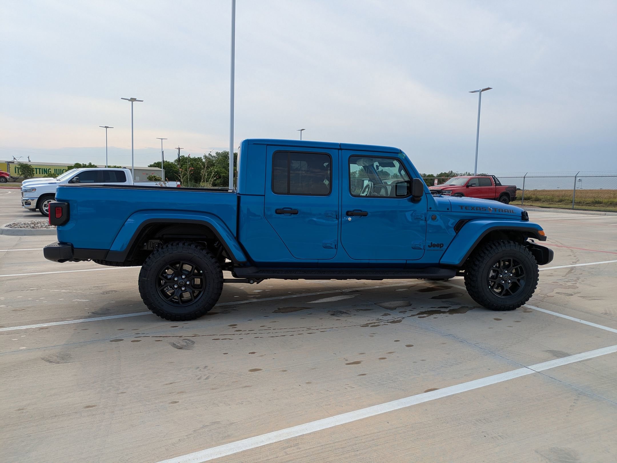 2025 Jeep Gladiator Texas Trail photo 3