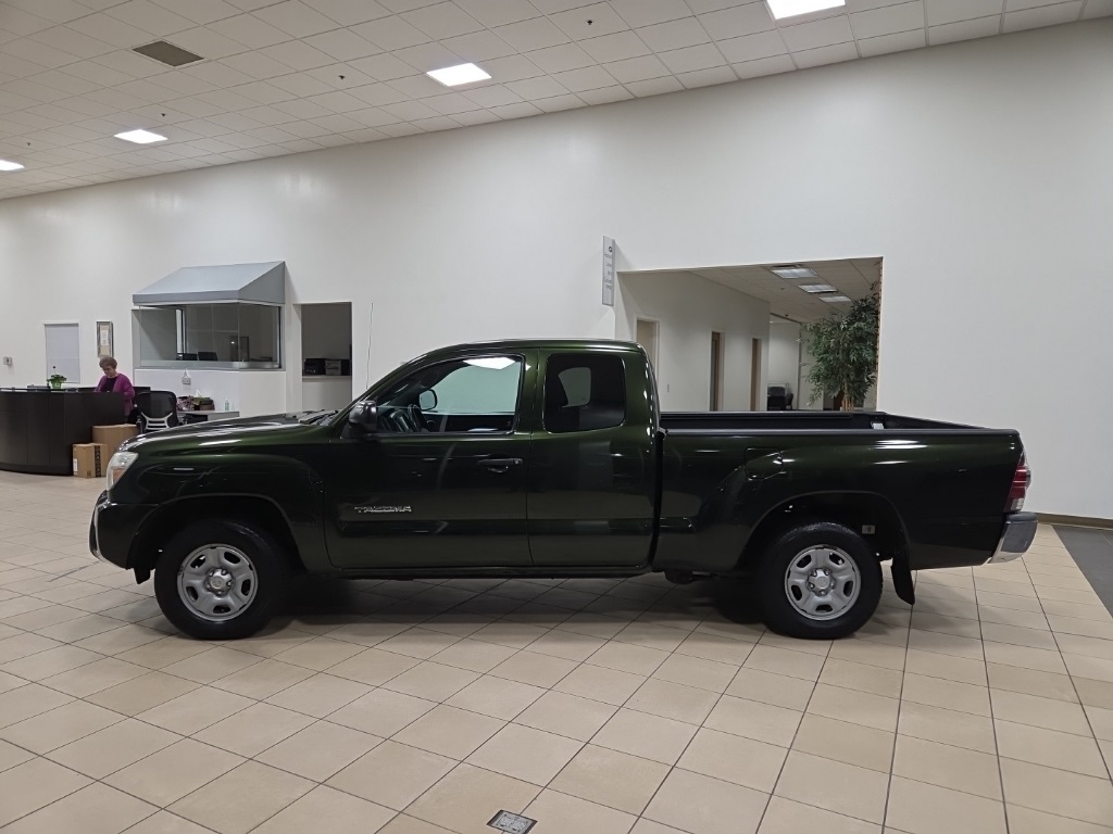 2013 Toyota Tacoma Base's photo