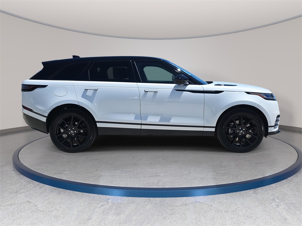 2026 Land Rover Range Rover Velar SE photo 3