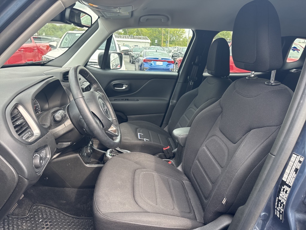 2022 Jeep Renegade Latitude photo 2