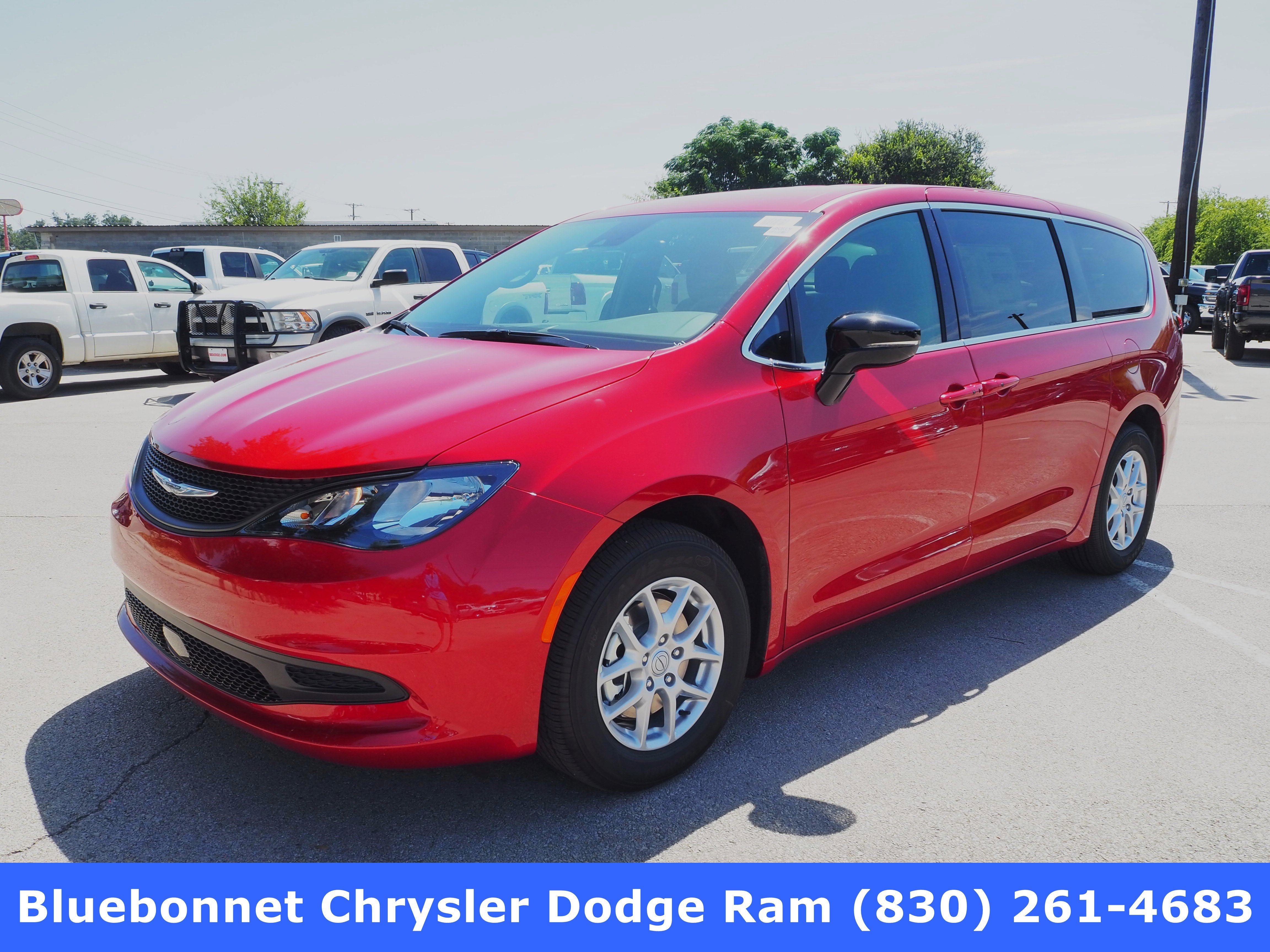 2025 Chrysler Voyager LX's photo