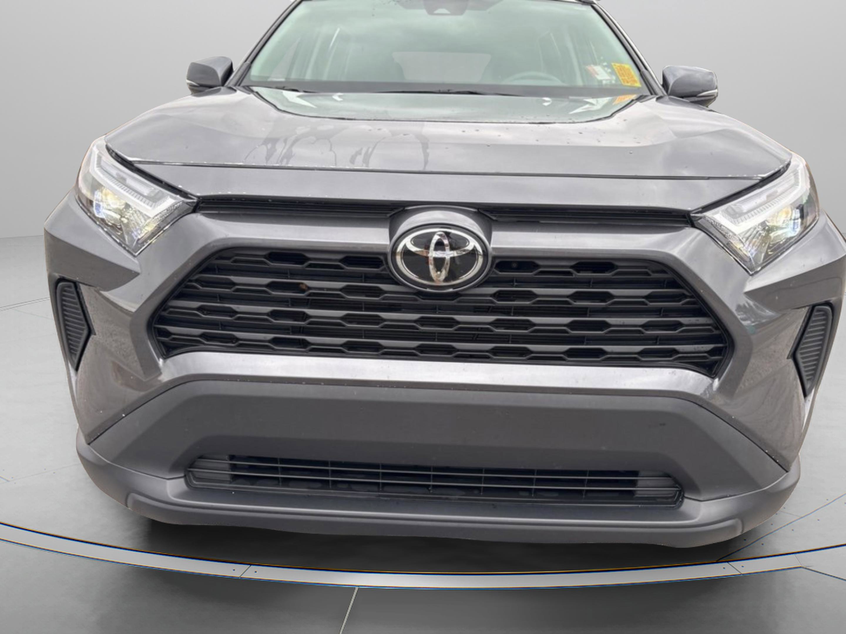 2023 Toyota RAV4 XLE photo 3