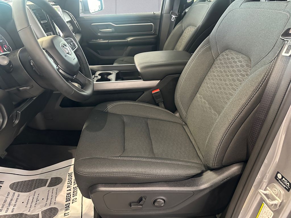 2025 Ram 1500 Big Horn Lone Star photo 4