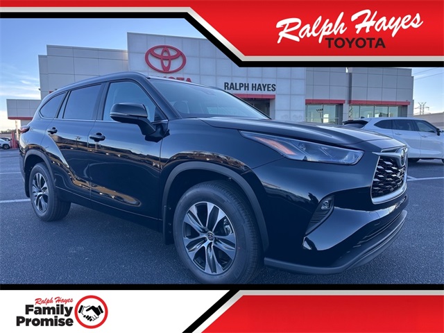 2026 Toyota Highlander XLE's photo