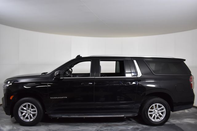 2022 Chevrolet Suburban LS photo 2