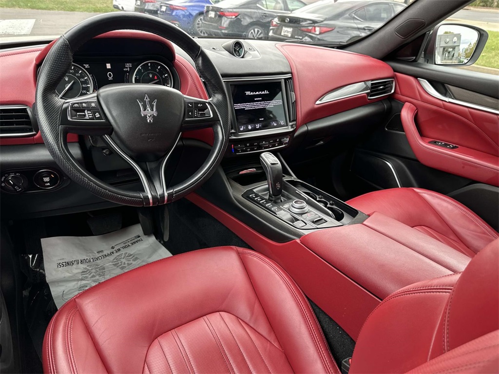 2022 Maserati Levante GT photo 2