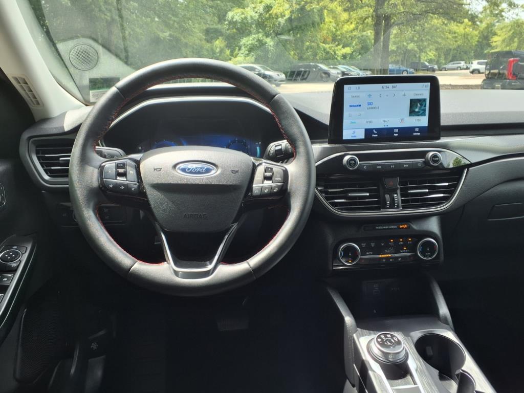 2022 Ford Escape SEL photo 11