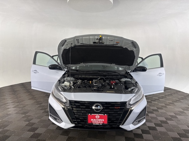 2023 Nissan Altima 2.5 SR photo 10