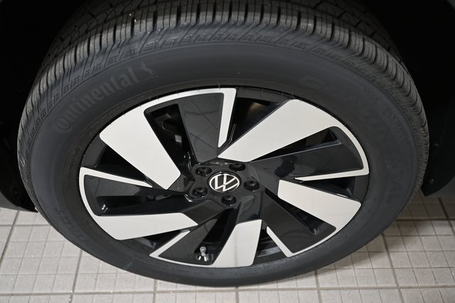 2025 Volkswagen Atlas Cross Sport SE Technology photo 9