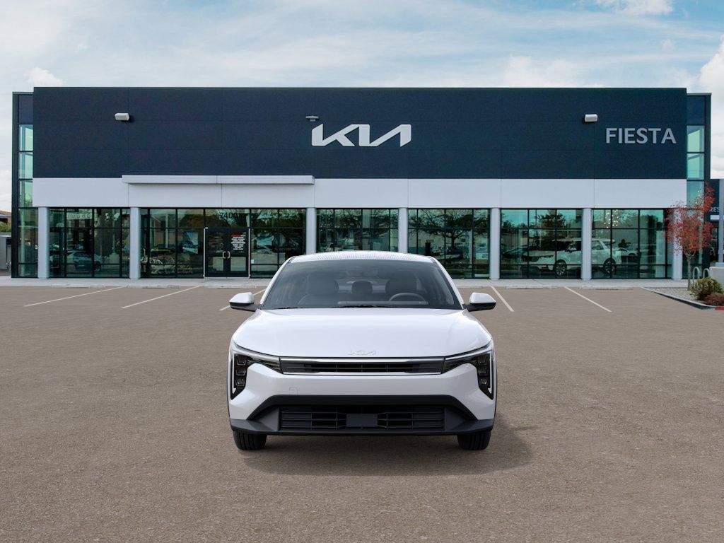 2025 Kia K4 LXS photo 2
