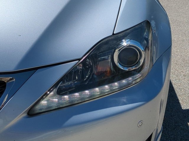 2013 Lexus IS 350 photo 9
