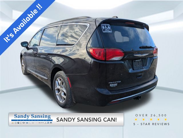 2017 Chrysler Pacifica Touring-L