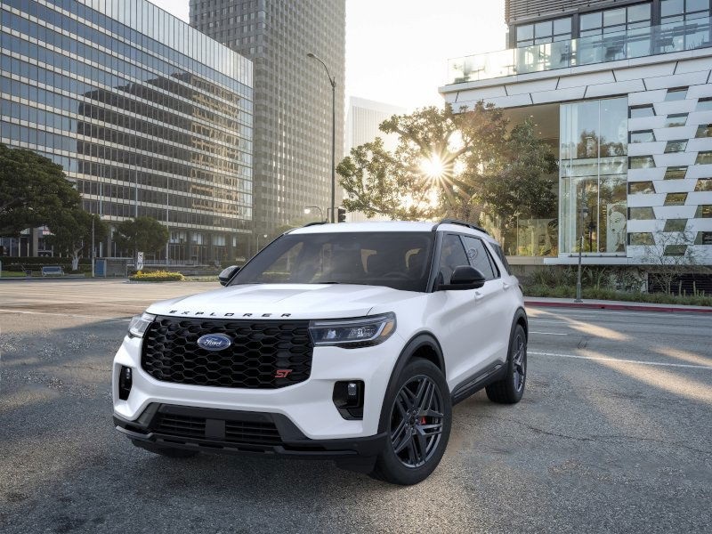 2025 Ford Explorer ST photo 3