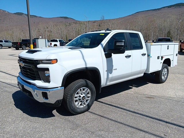 2025 Chevrolet Silverado 2500HD photo 3