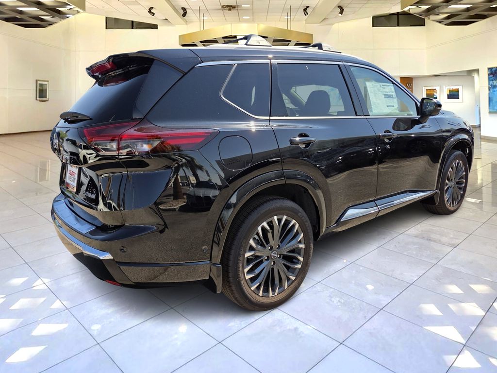 2025 Nissan Rogue Platinum photo 4