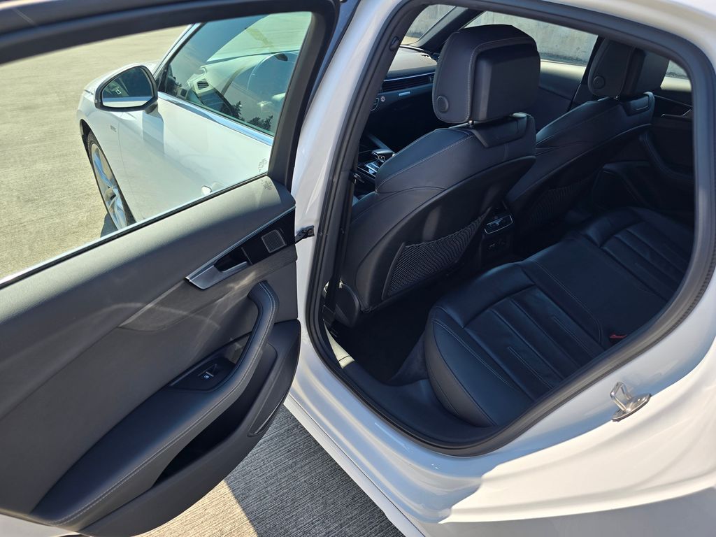 2023 Audi A4 S line Quattro Premium Plus photo 15