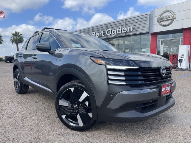 2025 Nissan Kicks SR's photo