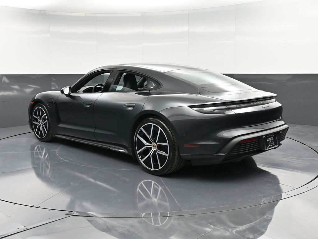 2025 Porsche Taycan photo 3