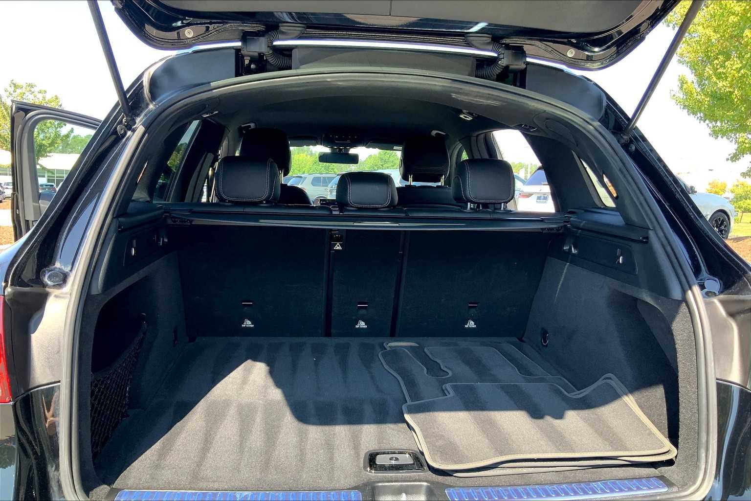 2021 Mercedes Benz GLC 300 photo 23