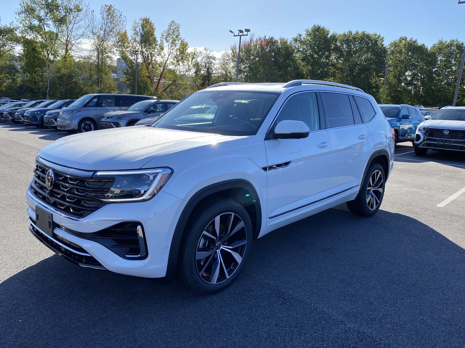 2026 Volkswagen Atlas SEL Premium R-Line's photo