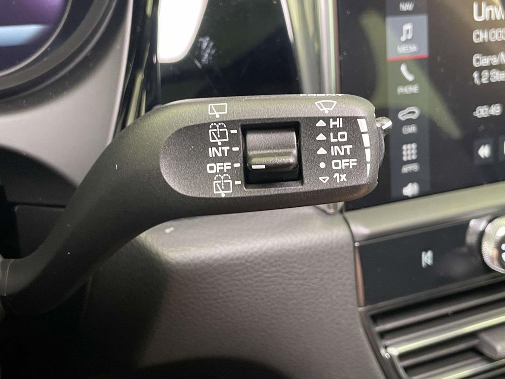 2025 Porsche Macan Base photo 42
