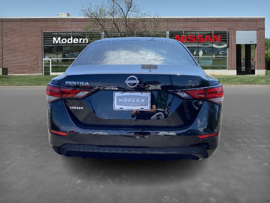 2025 Nissan Sentra S photo 3