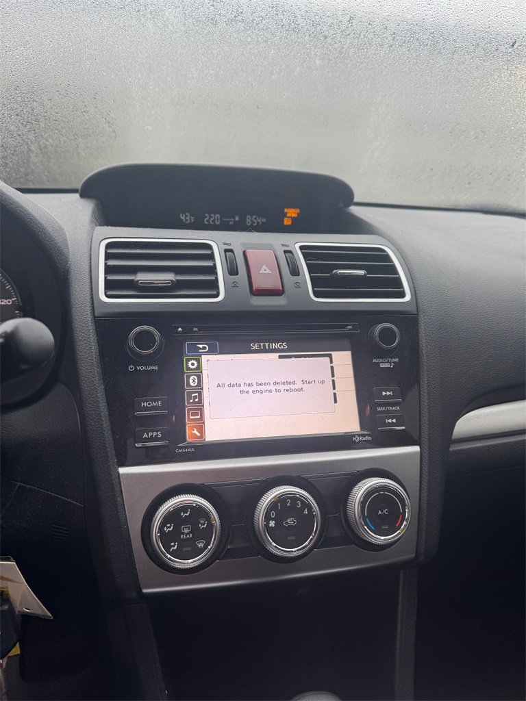 2015 Subaru Crosstrek 2.0i Premium photo 4