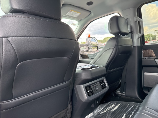 2025 Ford F-350 photo 25