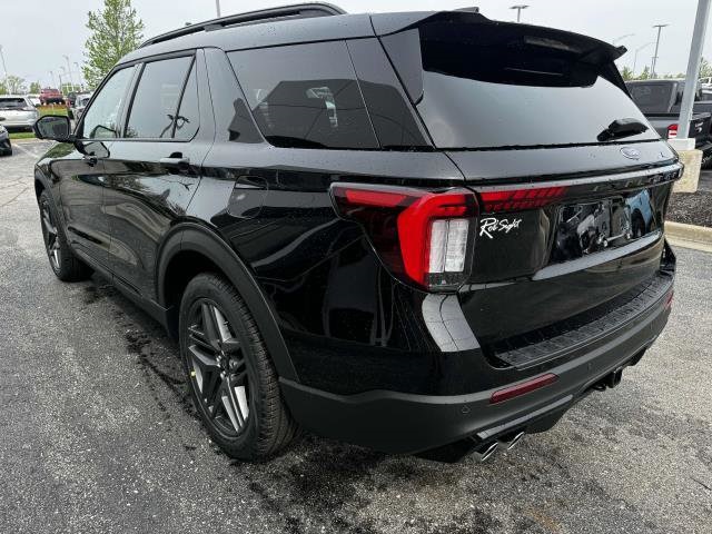2025 Ford Explorer ST photo 3
