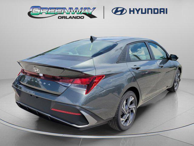2025 Hyundai Elantra SEL Sport photo 4
