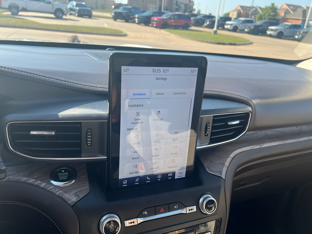 2020 Ford Explorer Platinum photo 24