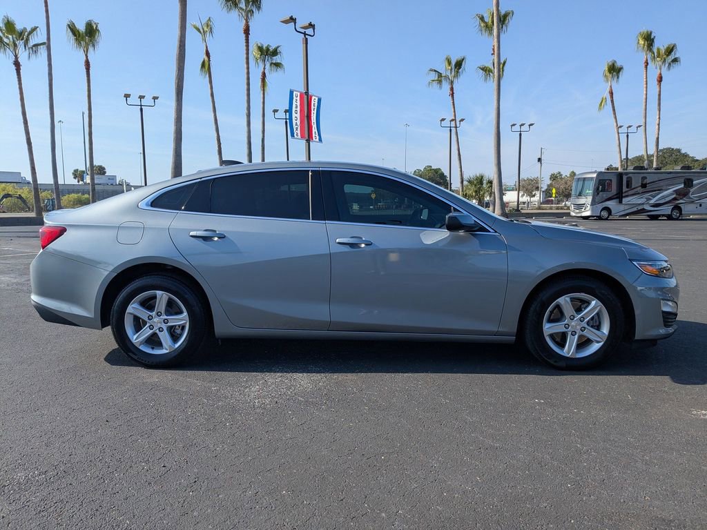 2024 Chevrolet Malibu LS photo 2