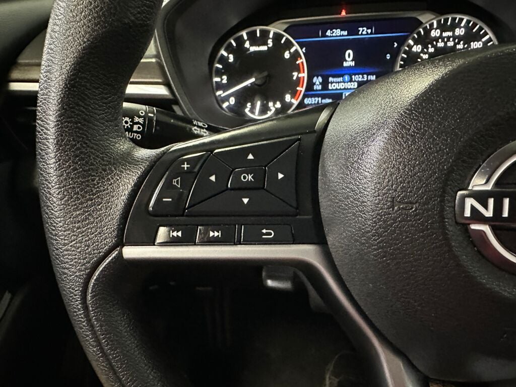 2023 Nissan Altima 2.5 SV photo 7