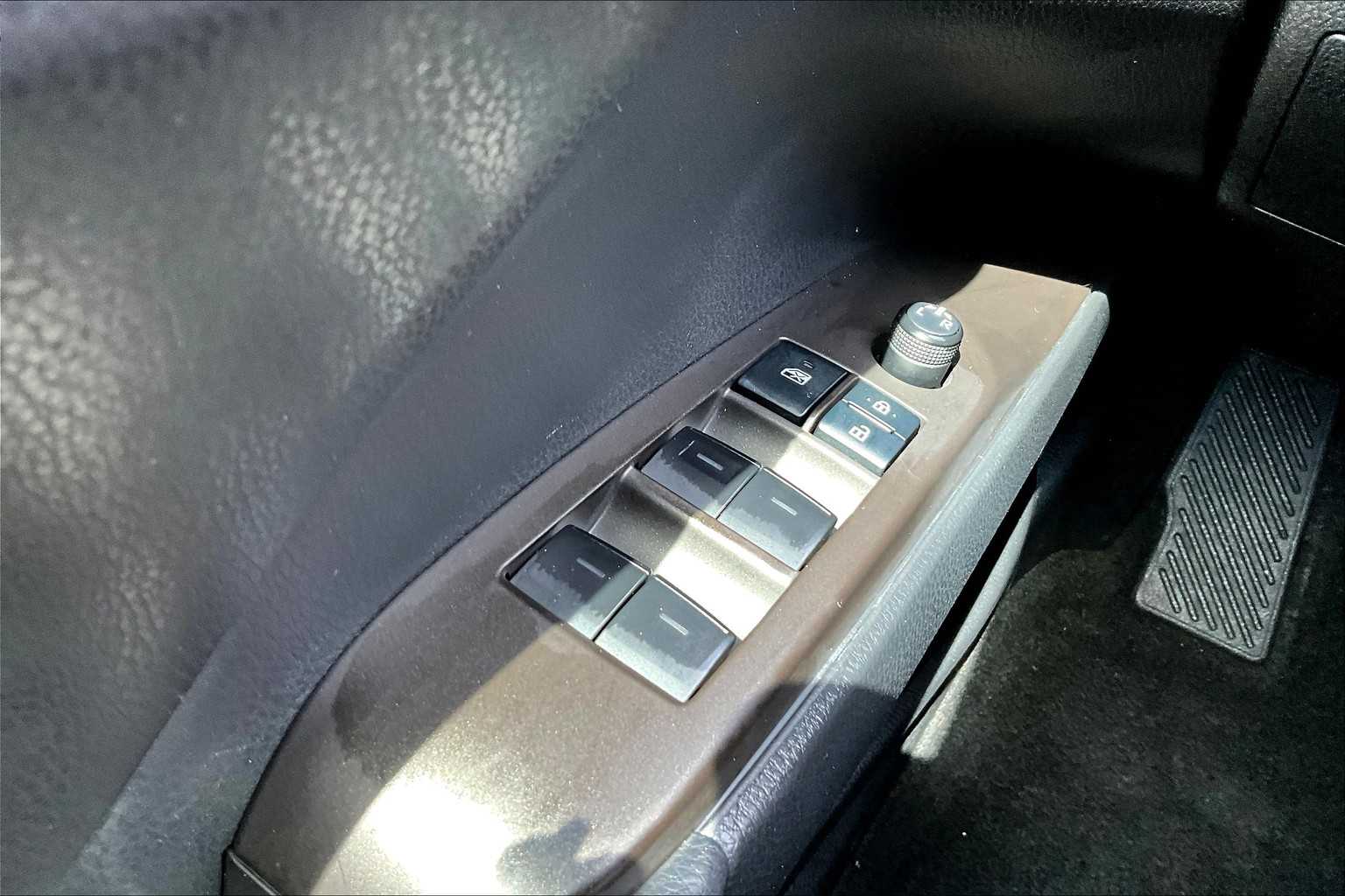 2022 Toyota Camry LE photo 35