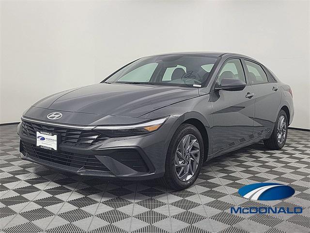 2025 Hyundai Elantra Blue