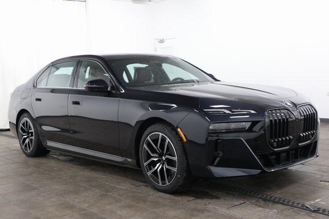 New 2025 Black BMW xDrive60 image 3