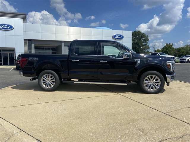 2025 Ford F-150 Lariat photo 2