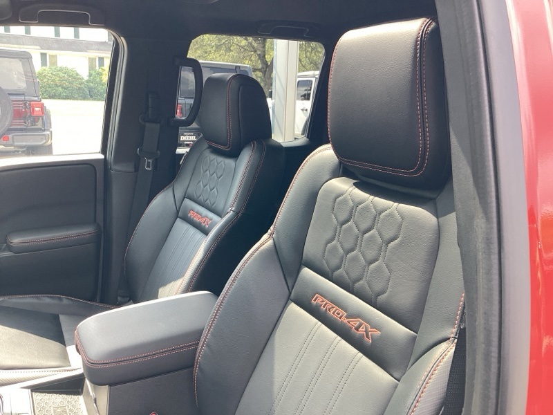 2024 Nissan Frontier PRO-4X Crew Cab photo 18