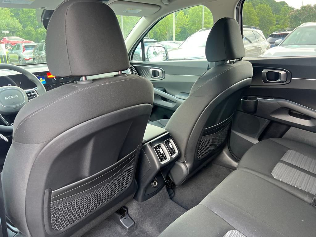 2025 Kia Sorento LX photo 20